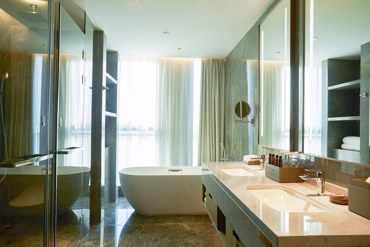 Pazhou Lingnan Dongfang Hotel – New 2023 Opened with River Views