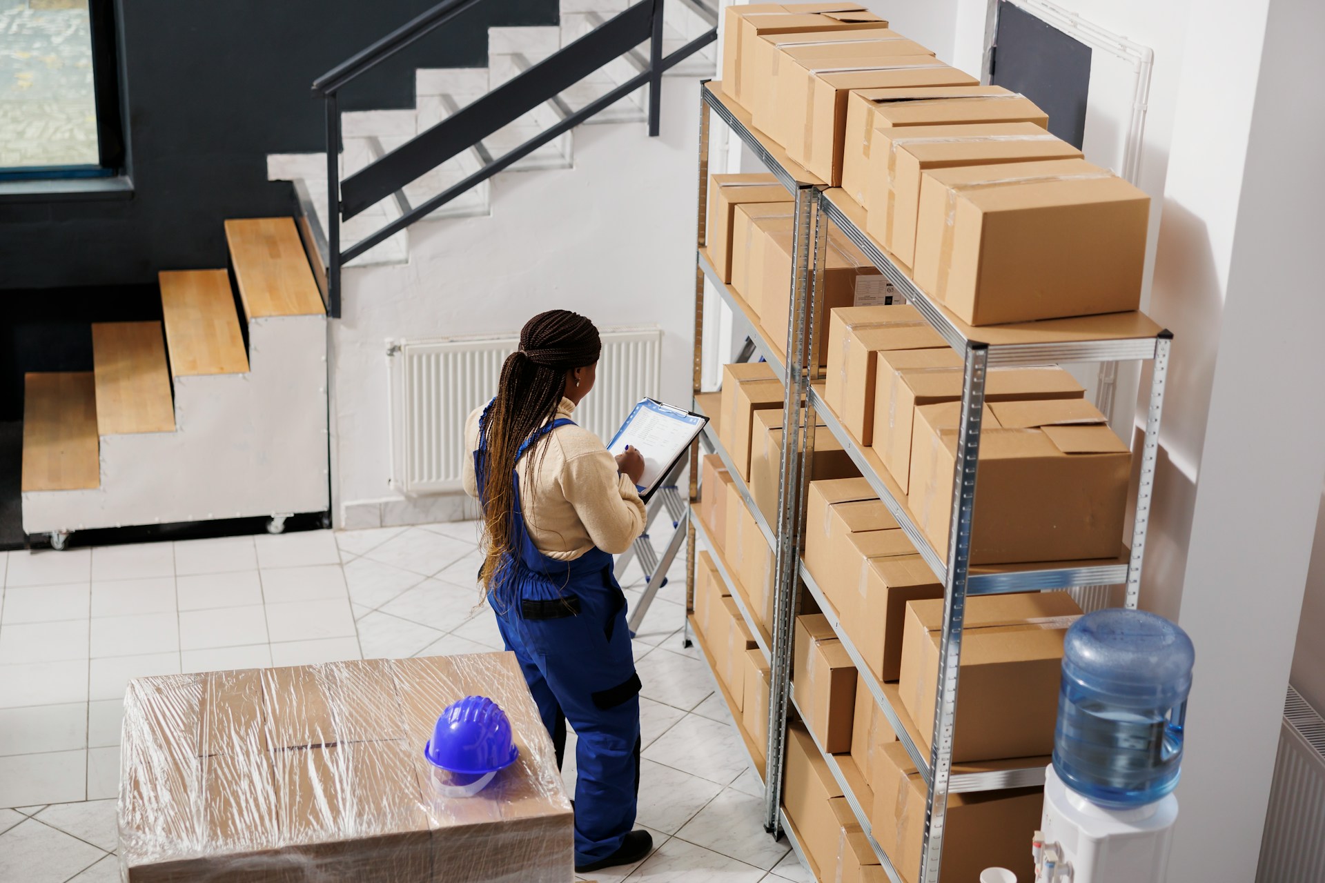 Managing shipping and inventory costs from Guangzhou