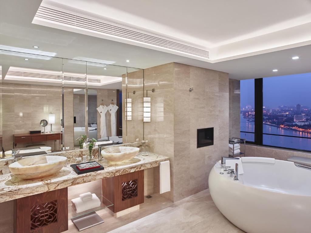 Liwan district hotel view, Guangzhou